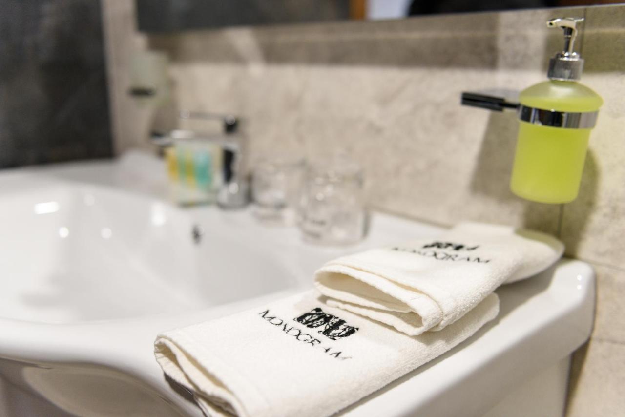 Monogramlux Hotel Indija ภายนอก รูปภาพ